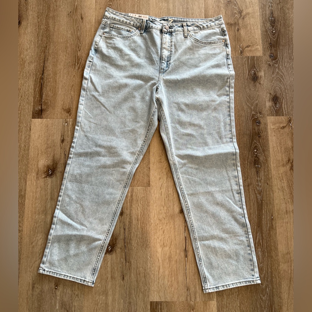 Slim straight jeans